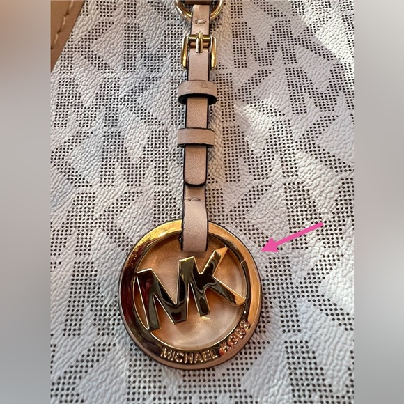 **SOLD** Michael Kors Vanilla Monogram Jet Set Travel Tote - Picture 11 of 14